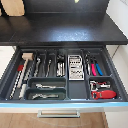 Sunlit Garden & Mountain * جارمش بارتنكيرشن